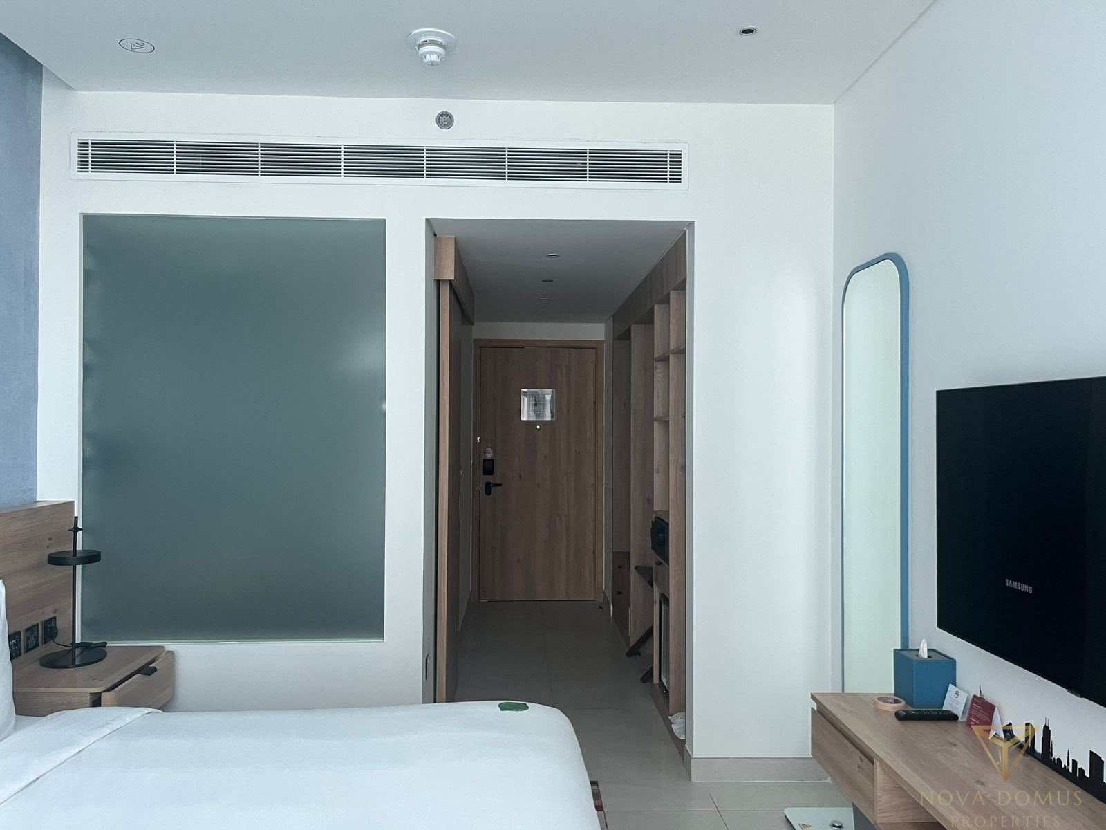 Luxury Fully Furnished Hotel-Managed Studio, Stunning Full Canal View, Prime Palm Jumeirah Location in Seven Palm, Palm Jumeirah